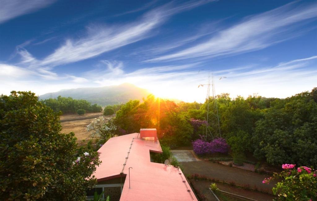Lake View Resort Lonavla Exterior foto